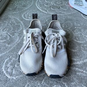 Adidas cheetah tennis shoes